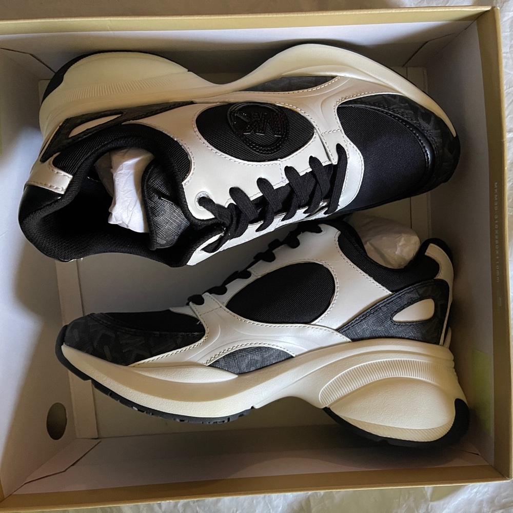 Michael Kors Zuma Empire Signature Logo and Mesh Trainer - Picture 3 of 9